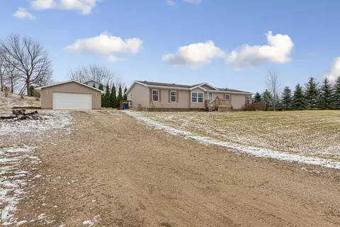 20735 Cedar Lake Trl, Morristown, MN 55052