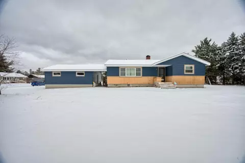 98 South Dr, Babbitt, MN 55706