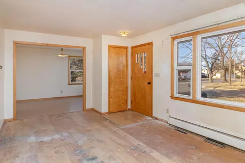 503 3rd St, Kenyon, MN 55946 photo 8