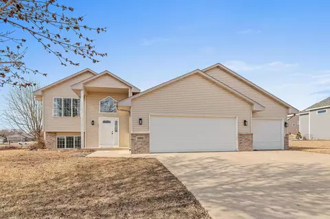 3002 Cedar Blvd, Howard Lake, MN 55349