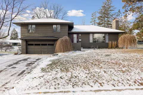 7012 Bristol Blvd, Edina, MN 55435