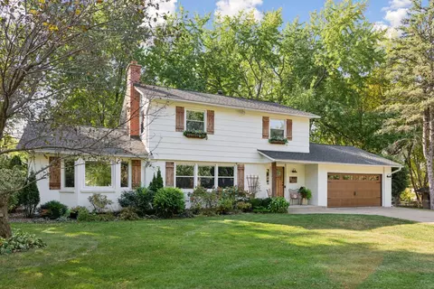 18425 25th Ave N, Plymouth, MN 55447