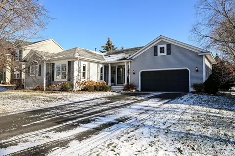 2505 Eyrie Dr, Woodbury, MN 55129