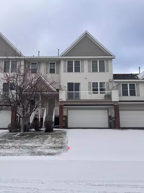 20731 Hampshire Cir, Lakeville, MN 55044