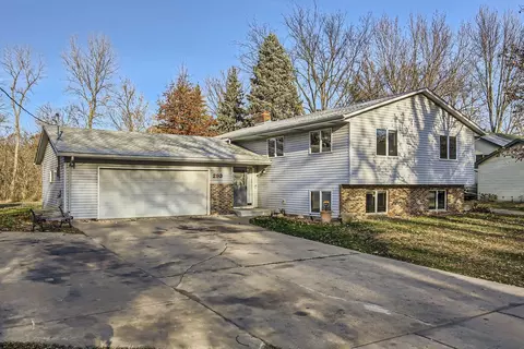 293 Burlington Rd, Saint Paul, MN 55119