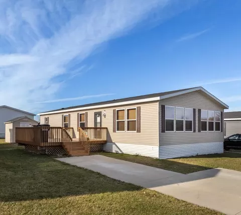 2211 Osprey Pl NW, Stewartville, MN 55976