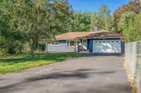 1951 Regent Ave N, Golden Valley, MN 55422