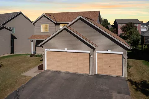 2733 Lahoma Ct, Shakopee, MN 55379