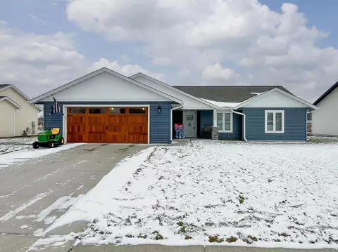 3449 Rosewood Ln, Eau Claire, WI 54703