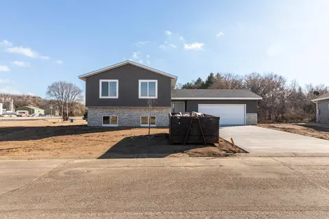 1496 Lone Stone Ct SE, Chatfield, MN 55923