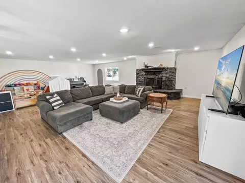 3101 6th Ave, Anoka, MN 55303