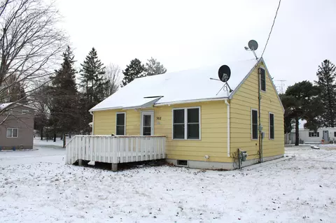 302 Borgstrom St, Upsala, MN 56384