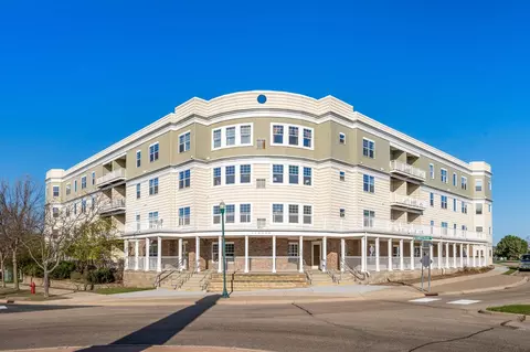 114200 Hundertmark Rd #211, Chaska, MN 55318
