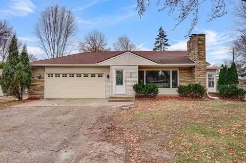 540 Clover Leaf Dr, Golden Valley, MN 55422