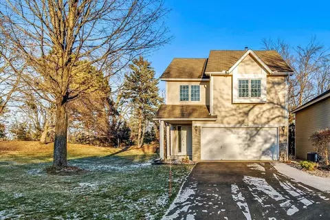 15405 Sussex Dr, Minnetonka, MN 55345