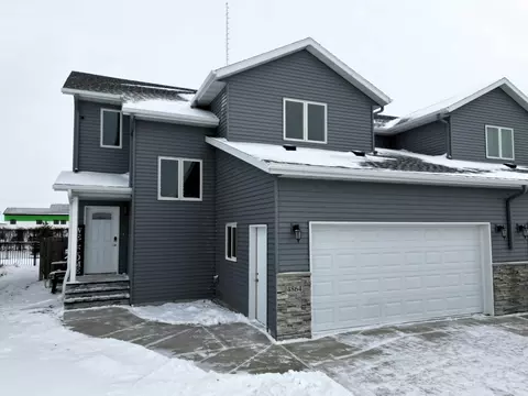 4864 Westminster Dr, Moorhead, MN 56560