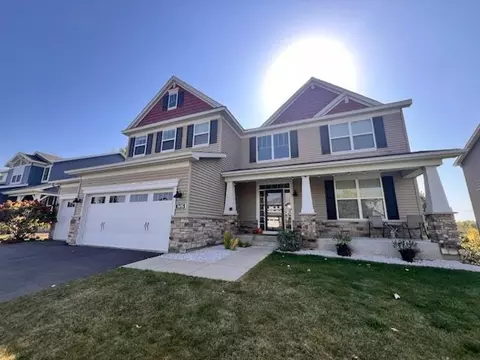 1695 Hemlock Way, Chanhassen, MN 55317