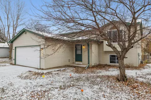581 Joes Lake Rd SE, Cambridge, MN 55008