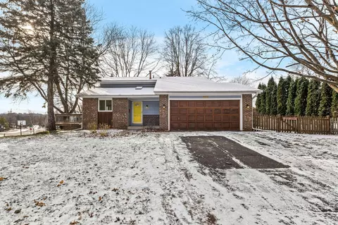1280 Raspberry Ln, Eagan, MN 55123
