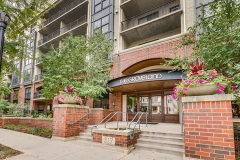 317 Groveland Ave #710, Minneapolis, MN 55403