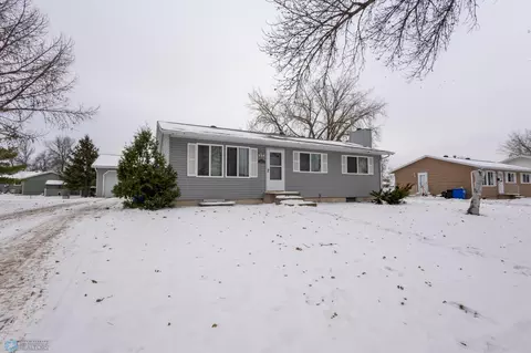3006 Madison Ave N, Fargo, ND 58102