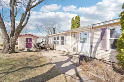 9624 Taylor St NE, Blaine, MN 55434