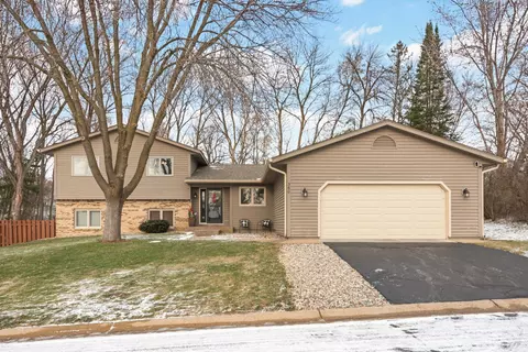 360 Deerfoot Trl, Chanhassen, MN 55317