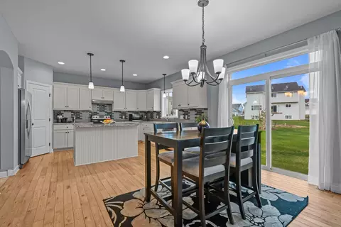 8226 158th St, Savage, MN 55378