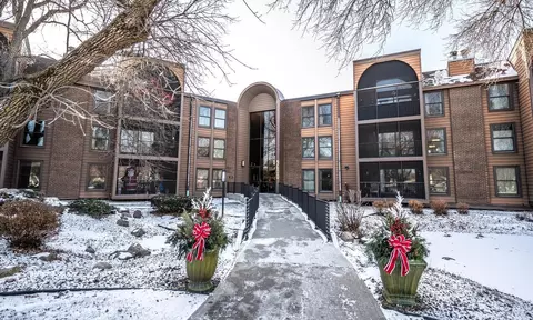 9600 Portland Ave S #203, Bloomington, MN 55420