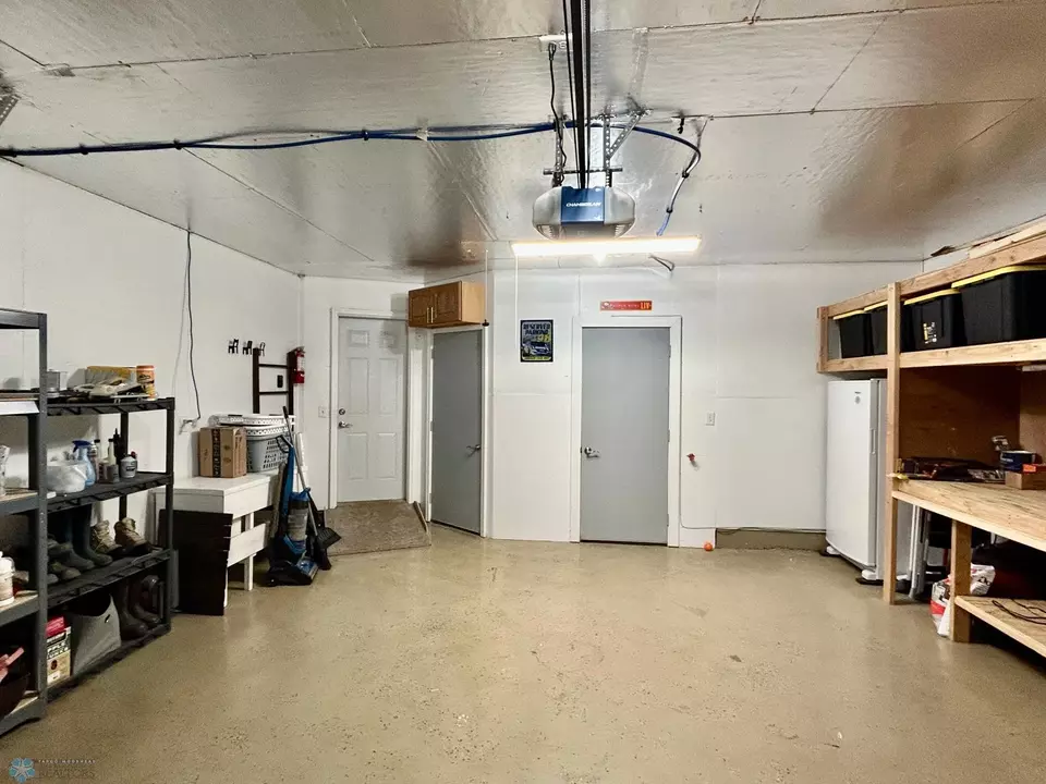  1143 6th St SE, Valley City, ND 58072 photo 37