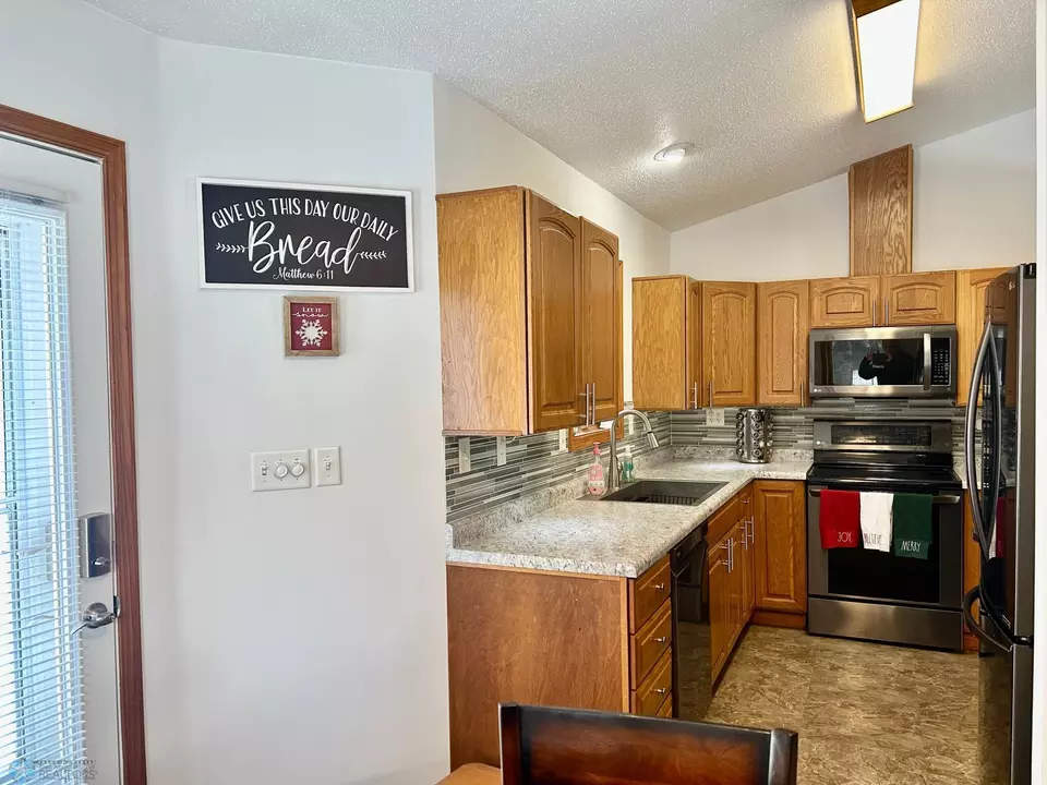  1143 6th St SE, Valley City, ND 58072 photo 20