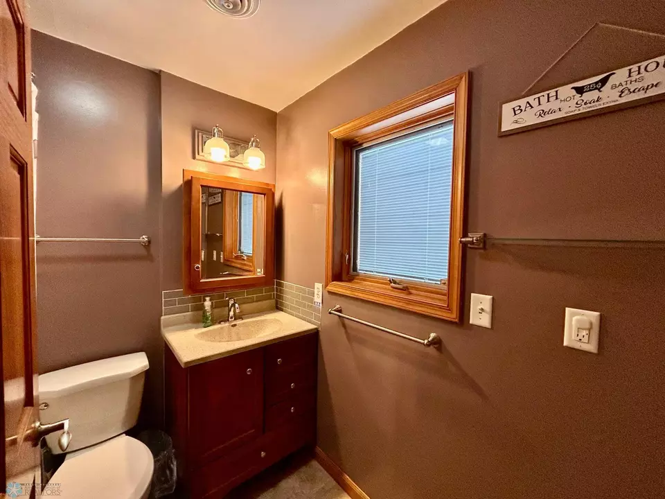  1143 6th St SE, Valley City, ND 58072 photo 27