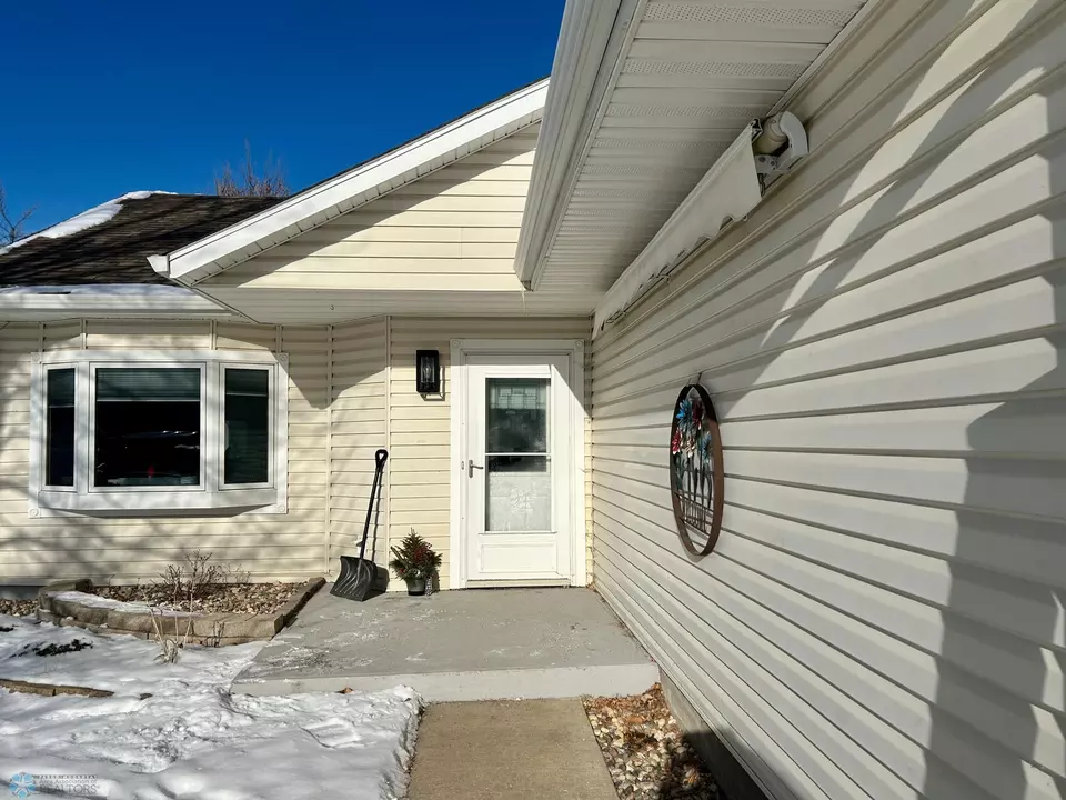  1143 6th St SE, Valley City, ND 58072 photo 3