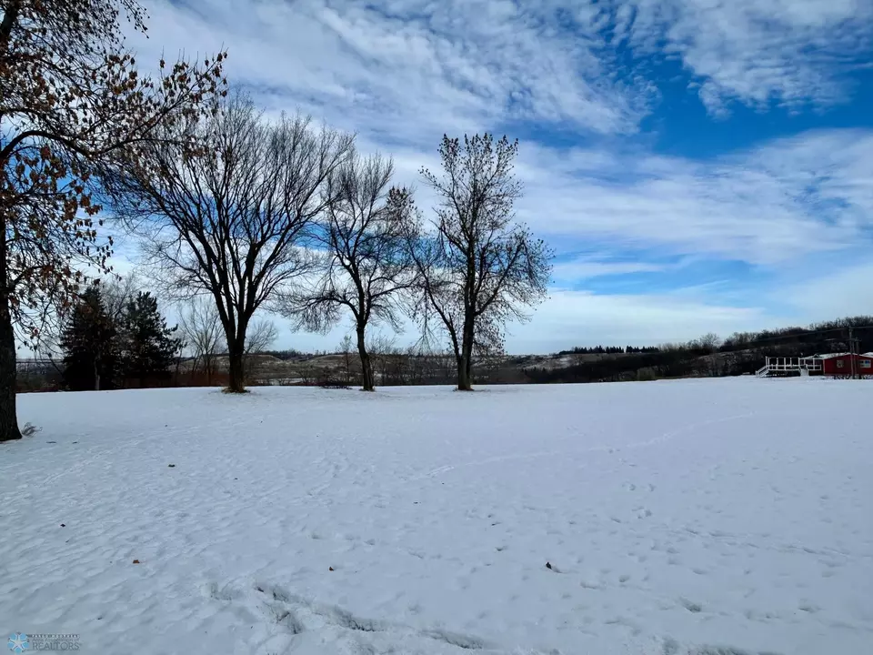  1143 6th St SE, Valley City, ND 58072 photo 8