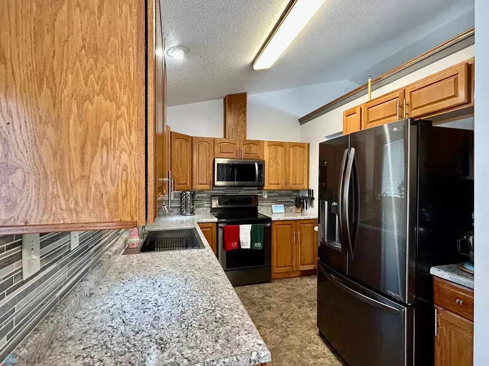 1143 6th St SE, Valley City, ND 58072 photo 21