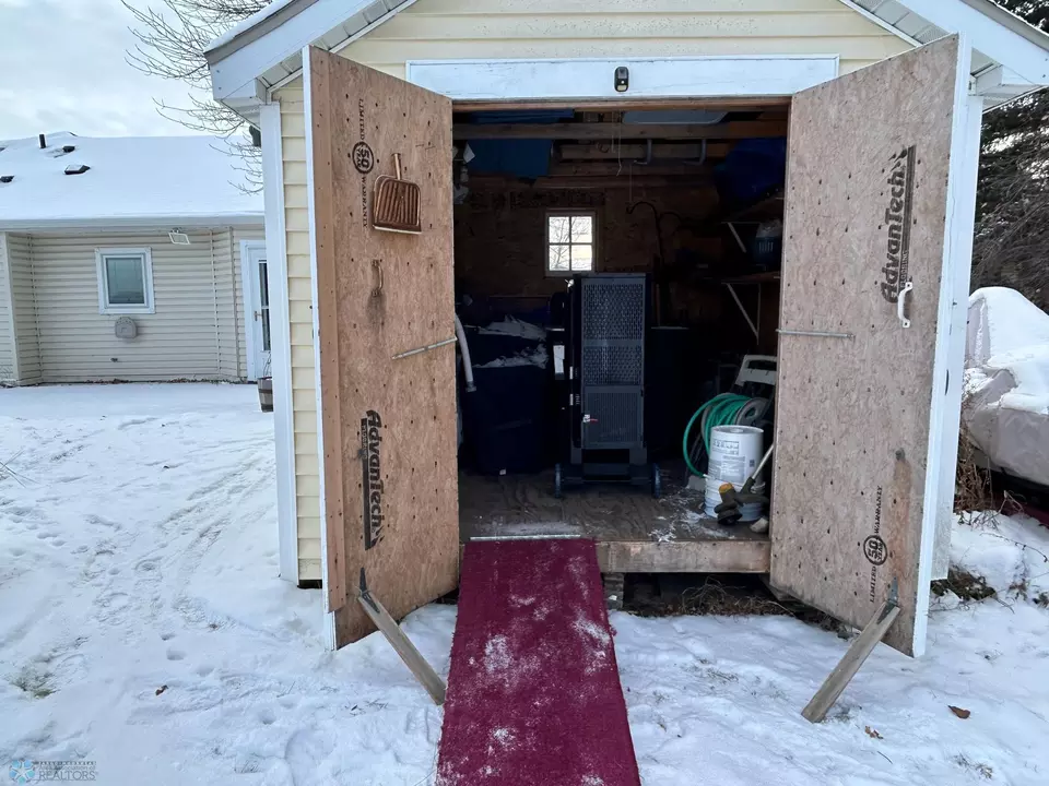  1143 6th St SE, Valley City, ND 58072 photo 7