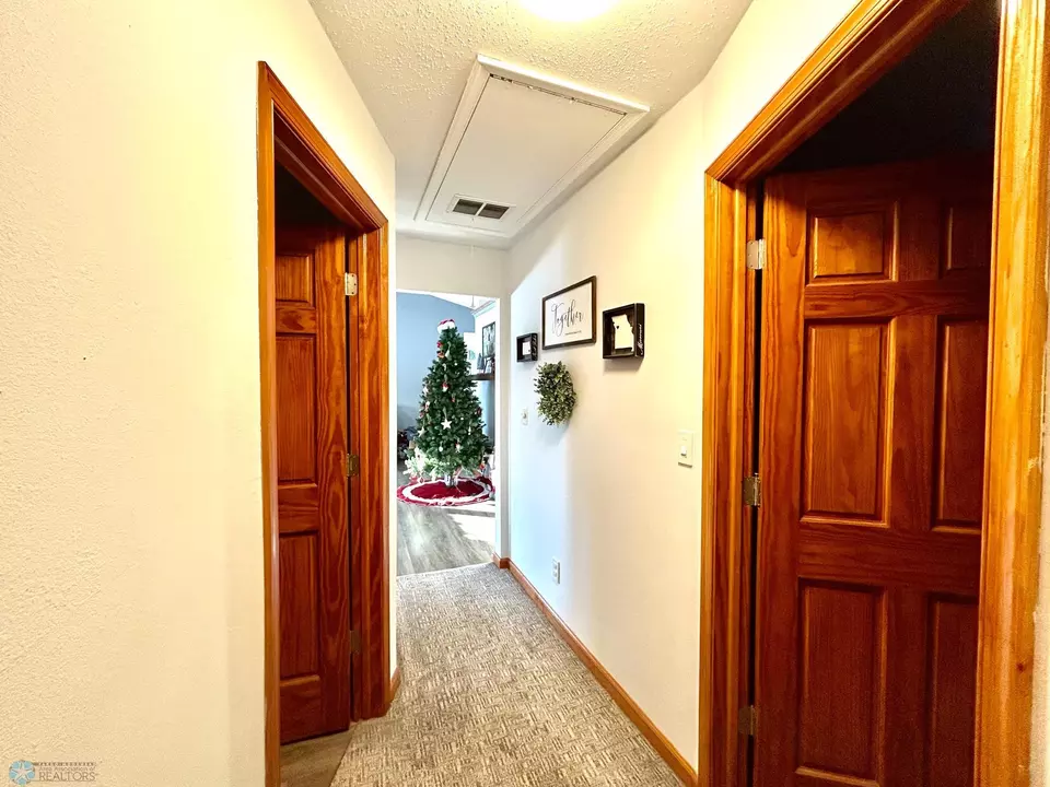  1143 6th St SE, Valley City, ND 58072 photo 34