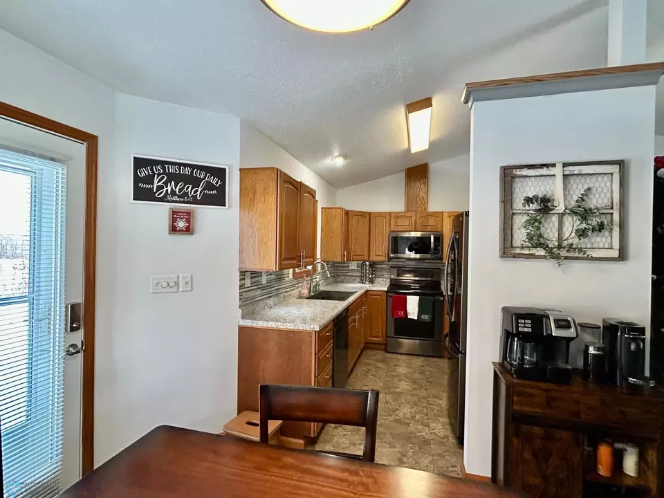  1143 6th St SE, Valley City, ND 58072 photo 19
