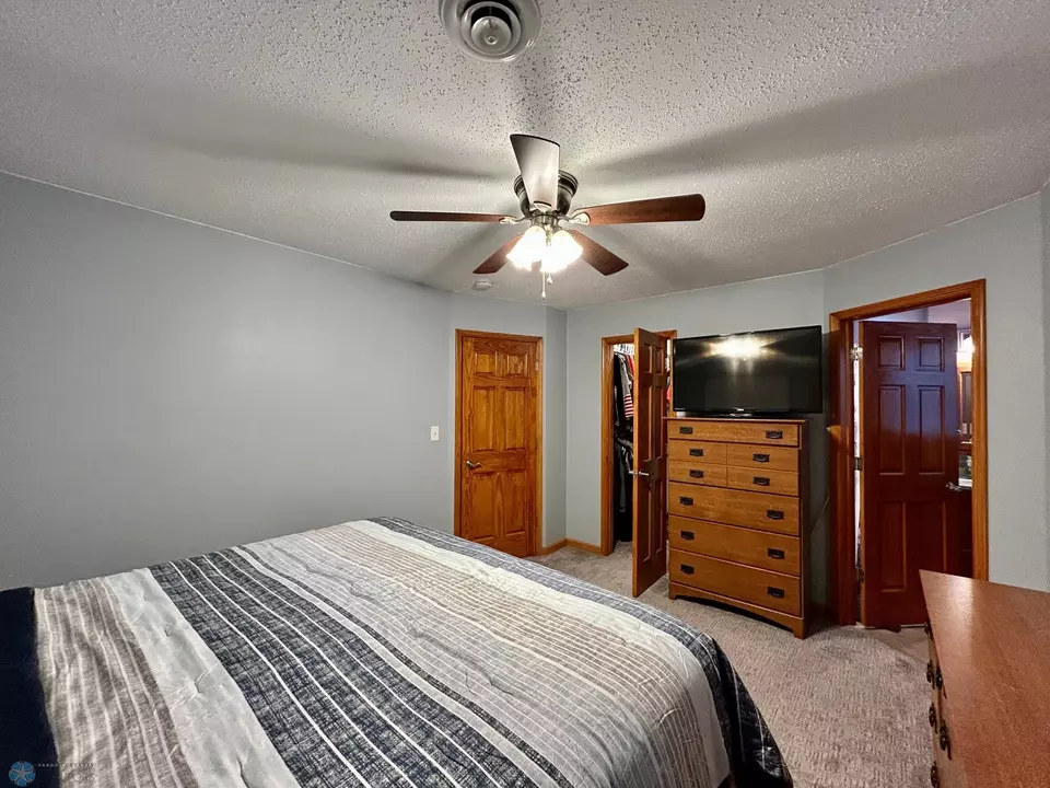  1143 6th St SE, Valley City, ND 58072 photo 24
