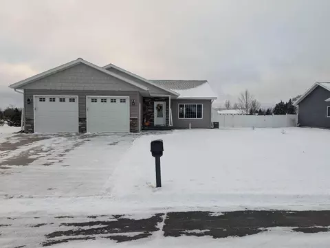 706 NE 9th St NE, Perham, MN 56573