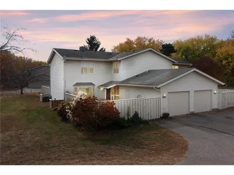 1052 Carmel Ct, Shoreview, MN 55126