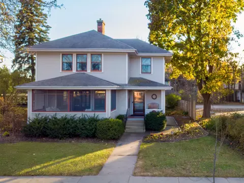 223 E Broadway St, Winona, MN 55987
