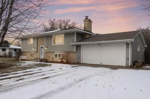 3116 W 98 12 St, Bloomington, MN 55431
