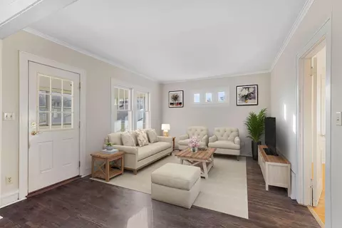 2055 Margaret St N, North Saint Paul, MN 55109