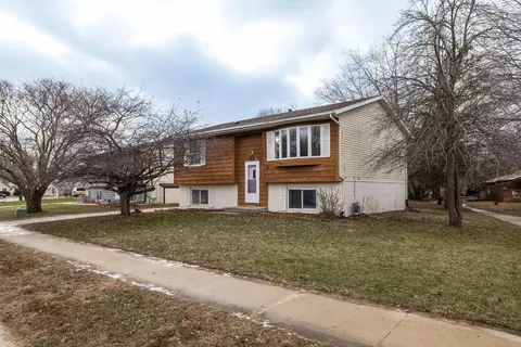 735 16th Ave SE, Rochester, MN 55904