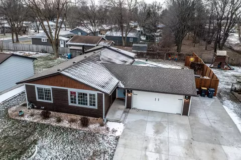 1332 Fairview Ln, Farmington, MN 55024