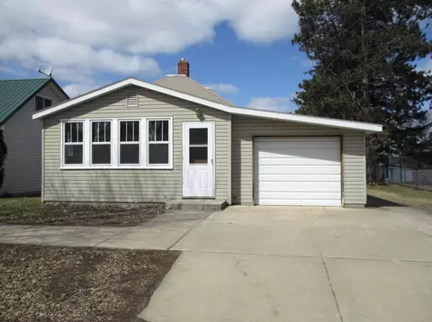 516 4th St NW, Aitkin, MN 56431