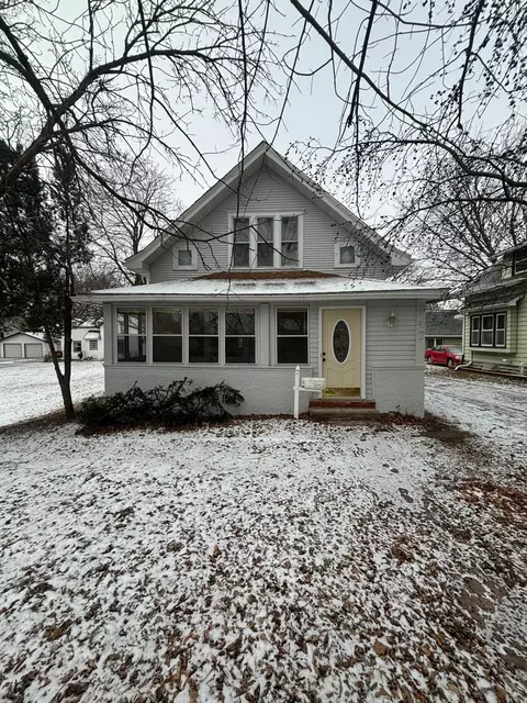 547 7th St NW, Willmar, MN 56201