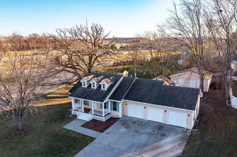 1024 Creekview Ln, Belle Plaine, MN 56011