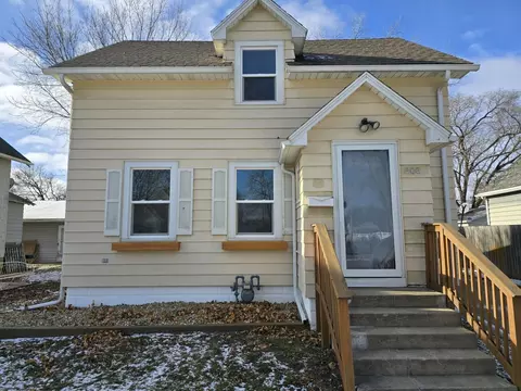 808 8th St SW, Austin, MN 55912